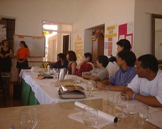 Dentro del aula de conferencia -foto 3-