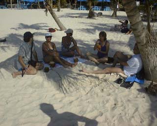 Tarde de descanso en la playa de Cayo Levantado -foto 1-