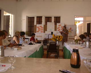 Dentro del aula de conferencia -foto 4-
